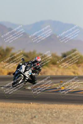 media/Dec-09-2023-SoCal Trackdays (Sat) [[76a8ac2686]]/Turn 15 Set 1 (230pm)/